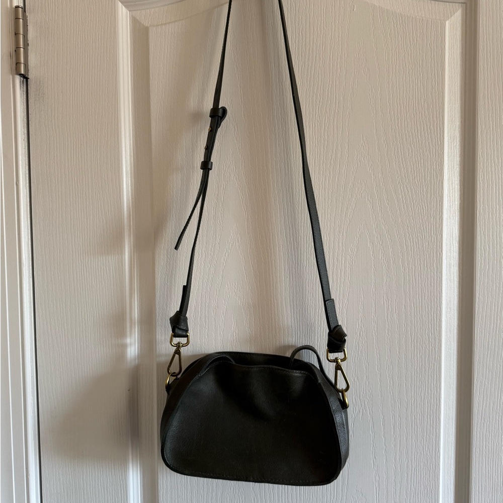 Madewell Black Leather Crossbody with Gold Hardware - Picture 7 of 7